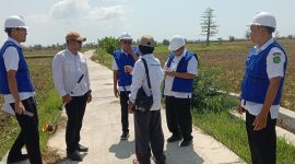 CERAH: Bidang Jasa Kontruksi Dinas PUTR saat melakukan monev terhadap pelaksanaan program Bangkit Desa Bangun Kualitas Infrastruktur di Desa (SandiGT - Seputar Jatim) 