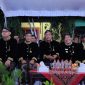 TERSENYUM: Bupati Sumenep, Achmad Fauzi Wongsojudo dan Wakil Bupati Sumenep Imam Hasyim, saat menyaksikan prosesi Arya Wiraraja di depan Keraton Agung Sumenep (Doc. Seputar Jatim)