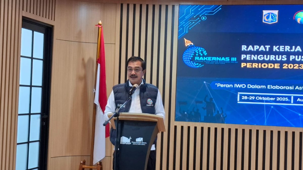 GAGAH: Menteri Imigrasi dan Pemasyarakatan, Jenderal Polisi (Purn.) Agus Andrianto, saat menutup acara Rakernas IWO ke - III di Taman Ismail Marzuki (TIM) Jakarta Pusat (M Che - Seputar Jatim)