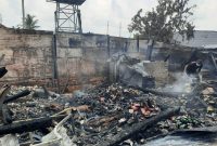 HANGUS: Kebakaran lima toko di Pasar Ganding, Sumenep (SandiGT - Seputar Jatim)