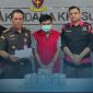 DITAHAN: Tim Kejati Jatim saat Melakukan Pers rilis penetapan tersangka baru yang menyeret Kabid Disperkimhub Kabupaten Sumenep dalam Kasus Korupsi BSPS Tahun 2024  di Kabupaten Sumenep (Doc. Seputar Jatim)