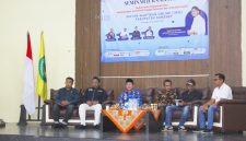 KHIDMAT: Pembukaan seminar jurnalistik yang digelar IWO Sumenep di Universitas PGRI (UPI) Sumenep (Mufti Che - Seputar Jatim)