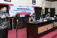 TEGAS: Wakil Bupati Sumenep Imam Hasyim, saat memberikan sambutan dalam acara FGD jelang tahun baru (Foto Istimewa)