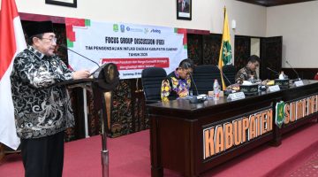 TEGAS: Wakil Bupati Sumenep Imam Hasyim, saat memberikan sambutan dalam acara FGD jelang tahun baru (Foto Istimewa)