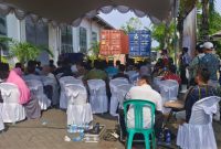 PROSES: PT PT ESM saat akan melakukan pengirimam 20 juta rokok lokal ke Filipina (Foto Istimewa)