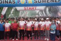 SEMANGAT: Bupati Achmad Fauzi Wongsojudo (tengah) didampingi Forkopimda serta pimpinan OPD saat melepas kegiatan Sumenep Sun Run (SandiGT - Seputar Jatim)