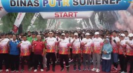 SEMANGAT: Bupati Achmad Fauzi Wongsojudo (tengah) didampingi Forkopimda serta pimpinan OPD saat melepas kegiatan Sumenep Sun Run (SandiGT - Seputar Jatim)