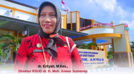 TERSENYUM: Direktur RSUD dr. H. Moh. Anwar Sumenep, Erliyati (Doc. Seputar Jatim)