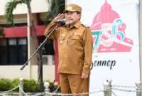 HORMAT: Wakil Bupati Sumenep KH Imam Hasyim, saat memimpin Apel Gabungan perdana pada awal tahun 2026 (SandiGT - Seputar Jatim)