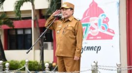 HORMAT: Wakil Bupati Sumenep KH Imam Hasyim, saat memimpin Apel Gabungan perdana pada awal tahun 2026 (SandiGT - Seputar Jatim)
