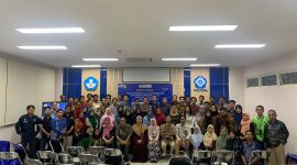 KOMPAK: Jajaran Civitas Akademika Politeknik Negeri Madura (Poltera) Sampang, foto bersama usai menggelar Rapat Kerja (Raker) Tahun 2026 (Doc. Seputar Jatim)