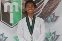 BERKALUNG: Aktivis Himpunan Mahasiswa Islam (HMI) Universitas Bahauddin Mudhary (UNIBA) Madura, Moh. Marwan (Doc. Seputar Jatim)