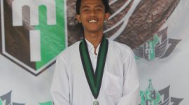 BERKALUNG: Aktivis Himpunan Mahasiswa Islam (HMI) Universitas Bahauddin Mudhary (UNIBA) Madura, Moh. Marwan (Doc. Seputar Jatim)