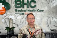 TEGAS: Pjs. Direktur RS BHC Sumenep, dr. Tedjo Wahyu, saat diwawancari sejumlah wartawan (Doc. Seputar Jatim)
