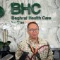 TEGAS: Pjs. Direktur RS BHC Sumenep, dr. Tedjo Wahyu, saat diwawancari sejumlah wartawan (Doc. Seputar Jatim)