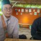 BERDUA: Anggota Poktan Surya Tani, saat memberikan penjelasan terkait bantuan handtraktor yang diduga raib (Doc. Seputar Jatim)