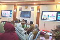 RAPAT: Pj. Sekda Sumenep Syahwan Effendy bersama Kepala Bappeda Arif Firmanto saat memimpin jalannya FKP RKPD 2027 di Aula Potre Koning Bappeda Sumenep (Doc. Jago Berita)