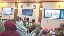 RAPAT: Pj. Sekda Sumenep Syahwan Effendy bersama Kepala Bappeda Arif Firmanto saat memimpin jalannya FKP RKPD 2027 di Aula Potre Koning Bappeda Sumenep (Doc. Jago Berita)