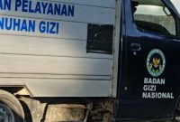 MELINTAS: Mobil dari SPPG Pakamban Laok 2 Yayasan Bumi Asfan Abadi saat mengantar paket MBG (Doc. Seputar Jatim)