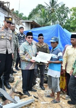 Bantuan Stimulan Rumah Mengalir, Pemkab Sumenep Percepat Pemulihan Korban Bencana di Bluto