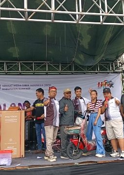 Gerimis Tak Surutkan Semangat, Ratusan Peserta Meriahkan JJS SMSI Sumenep di Momentum HPN 2026