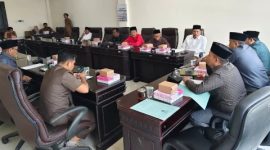 SERIUS: DPRD Sumenep, saat melakukan rapat optimalisasi kinerja 2026 (Foto Istimewa)