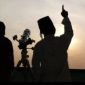ILUSTRASI: Pemantauan hilal (rukyatul hilal) oleh pemerintah di banyak lokasi sebagai proses ilmiah menentukan awal Ramadan 1447 H (Foto Istimewa)