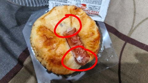 MAKANAN: Roti berjamur yang dibagikan SPPG Pakamban Laok 2 (Doc. Seputar Jatim)