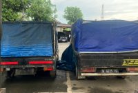PARKIR: 2 mobil pick up yang diduga mengangkut solar subsidi (Doc. Seputar Jatim)