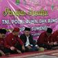 KOMUNIKASI: Pj Sekda Kabupaten Sumenep, Achmad Syahwan Effendi (dua dari kiri) bersama penceramah saat menggelar Pengajian Ramadan bersama ASN di Masjid Sumekar (Doc. Seputar Jatim)