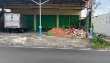 JALAN RAYA: SPPG Saronggi akan membangun IPAL setelah dikeluhkan warga sekitar (Doc. Seputar Jatim)