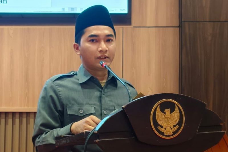 BERBICARA: Anggota DPRD Sumenep Fraksi PPP sekaligus anggota Komisi III, Abd. Rahman (Foto Istimewa)