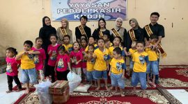 BERBAGI: Duta Wicara Jatim saat foro bersama dengan puluhan Anak Yatim di Malang (Doc. Seputar Jatim)