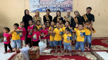 BERBAGI: Duta Wicara Jatim saat foro bersama dengan puluhan Anak Yatim di Malang (Doc. Seputar Jatim)