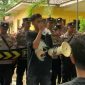 ORASI: Ketua Gerakan Pemuda Peduli Sumenep (GPPS), Tijanuz Zaman, saat melakukan aksi demonstrasi (SandiGT - Seputar Jatim)