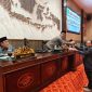 RAPAT: Wakil Bupati Sumenep (duduk) bersama Ketua DPRD Sumenep (pimpinan) usai Rapat Paripurna penyampaian laporan hasil Reses II Tahun Sidang 2026 di ruang sidang DPRD setemp (Foto Istimewa)