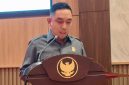 MENJABARKAN: Anggota DPRD Sumenep Fraksi PAN, Hairul Anwar, saat menyampaikan laporan hasil Reses II Tahun Sidang 2026 dalam Rapat Paripurna (Doc. Seputar Jatim)