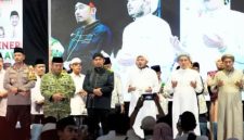 KHIDMAT: Suasana Sumenep Berselawat dalam rangka refleksi satu tahun kepemimpinan Bupati Sumenep (Doc. Seputar Jatim)