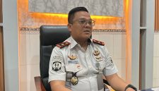 TEGAS: Kepala Rutan Sumenep, Aditya Wahyu Rahmadani, saat diwawancarai di kantornya (SandiGT - Seputar Jatim)