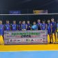 SEMANGAT: Peserta Turnamen Bolavoli Piala Bupati Sumenep saat foto bersama usai bertanding (SandiGT - Seputar Jatim)