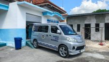 CERAH: Mobil SPPG Talang saat akan mengantar MBG ke sekolah (Mufti Che - Seputar Jatim)