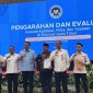 KOMPAK: SPPG Karangnangka Rubaru melakukan foto bersama usai menerima penghargaan sebagai Dapur Terbaik (Doc. Seputar Jatim)