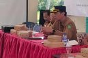 RAPAT: Kepala Dinsos P3A Sumenep, R. Rahman Riadi, saat melaksanakan pembentukan Satuan Tugas Perlindungan Perempuan dan Anak (Foto Istimewa)