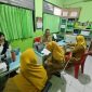 TURLAP: Dinkes P2KB Kabupaten Sumenep saat melakukan monitoring dan evaluasi (monev) Puskesmas Pandian (SandiGT - Seputar Jatim)