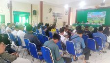 DUDUK: Disdik Kabupaten Sumenep saat melaksanakan sosialisasi BOSP PAUD dan Kesetaraan (SandiGT - Seputar Jatim)