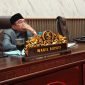 MENDENGARKAN: Wabup Sumenep KH. Imam Hasyim saat menghadiri Rapat Paripurna DPRD (Doc. Seputar Jatim)