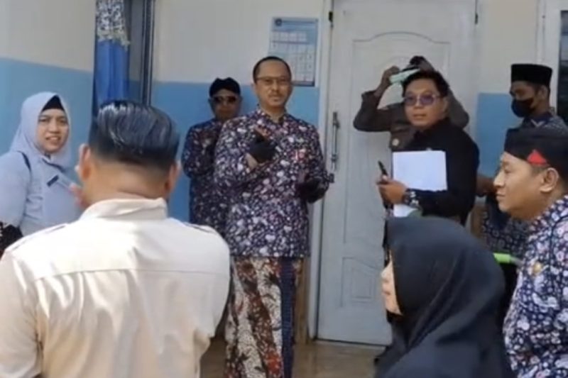 MENGECEK: Satgas MBG Kabupaten Sumenep saat melakukan sidak ke SPPG (Doc. Seputar Jatim)