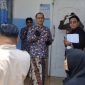 MENGECEK: Satgas MBG Kabupaten Sumenep saat melakukan sidak ke SPPG (Doc. Seputar Jatim)