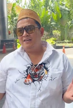 Tampil Mencolok di KPK, Haji Her Kooperatif Jalani Pemeriksaan