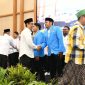 BAHAGIA: Ketua KNPI Sumenep, Khairul Umam, berjabat tangan usai resmi dilantik menjadi pengurus daerah periode 2026–2029 (Doc. Seputar Jatim)